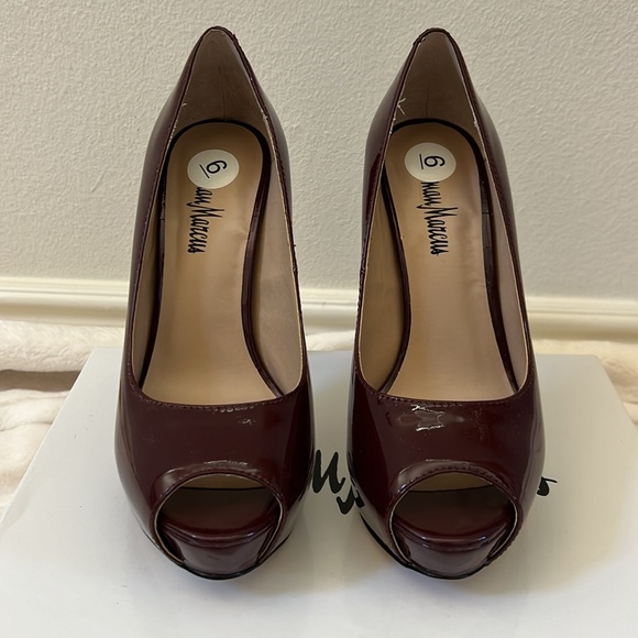 Neiman Marcus Heels - Picture 2 of 8